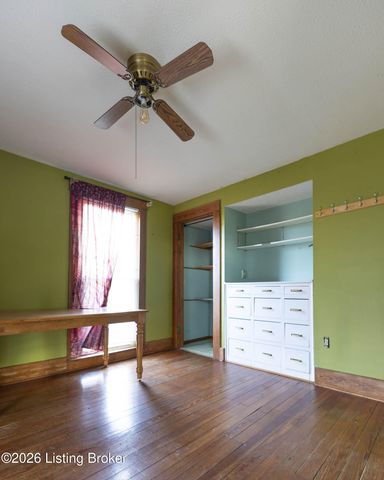 74 Elm St, Eminence, KY 40019