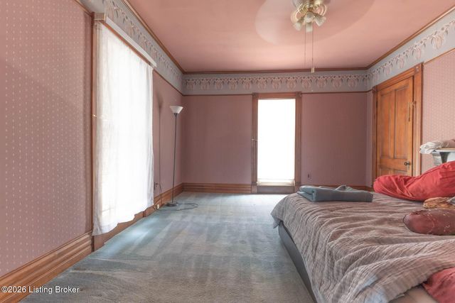 74 Elm St, Eminence, KY 40019