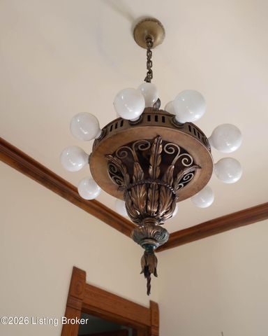 74 Elm St, Eminence, KY 40019