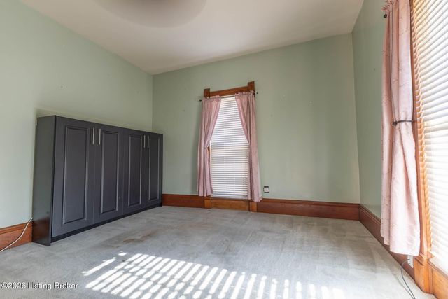 74 Elm St, Eminence, KY 40019