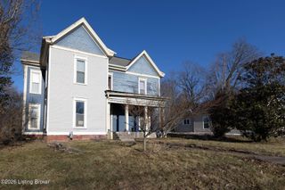 74 Elm St, Eminence, KY 40019