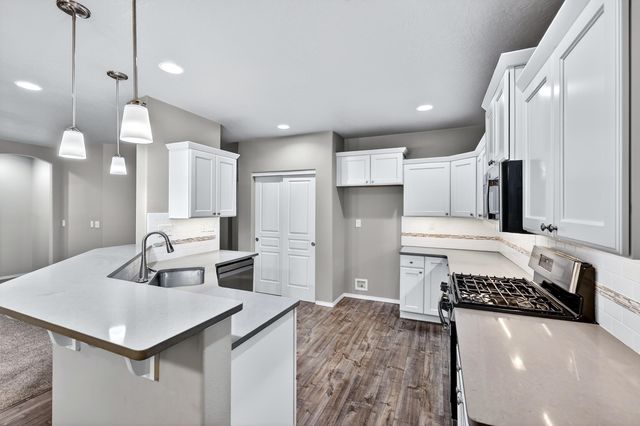 1422 S Girard St, Spokane, WA 99212