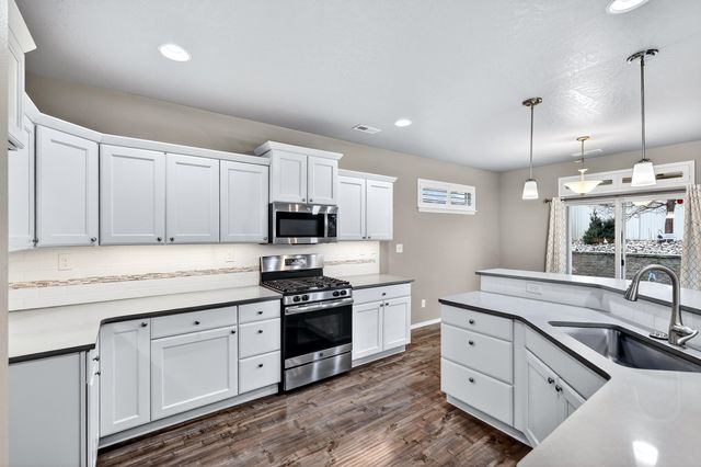 1422 S Girard St, Spokane, WA 99212