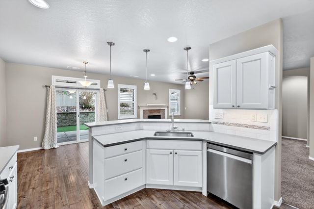 1422 S Girard St, Spokane, WA 99212