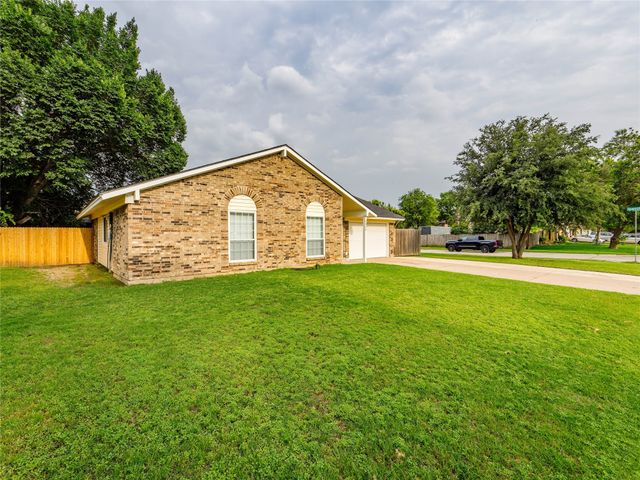 2036 Pearl Lane, Irving, TX 75060