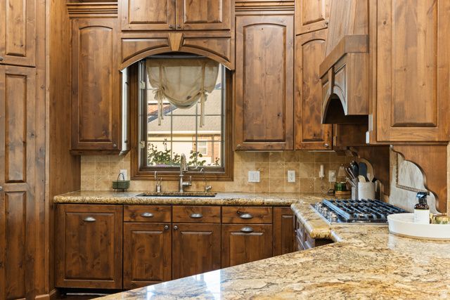 655 N JESSI'S MEADOW DR, West Bountiful, UT 84087