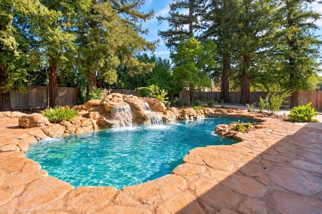 109 River Ridge Way, Folsom, CA 95630