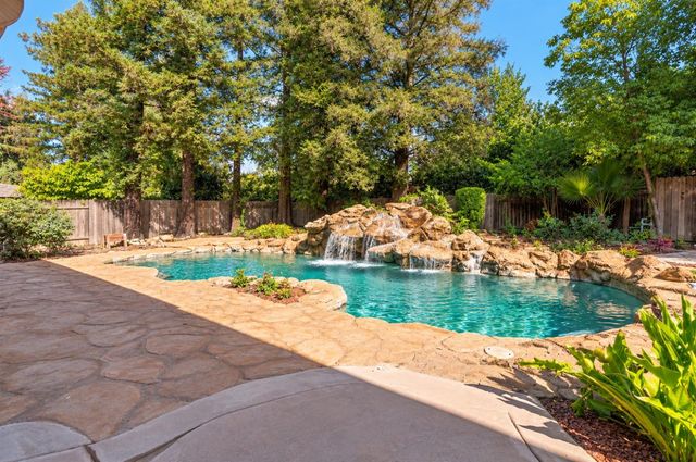 109 River Ridge Way, Folsom, CA 95630