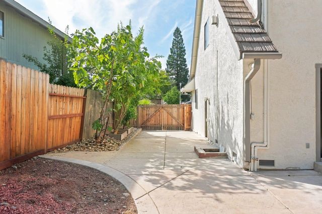 109 River Ridge Way, Folsom, CA 95630