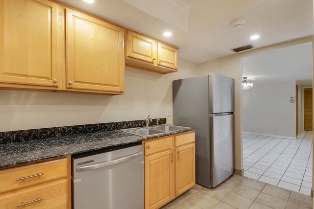 5600 N Flagler Drive Ph103, West Palm Beach, FL 33407