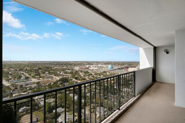 5600 N Flagler Drive Ph103, West Palm Beach, FL 33407