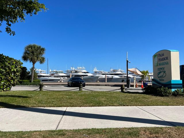 5600 N Flagler Drive Ph103, West Palm Beach, FL 33407