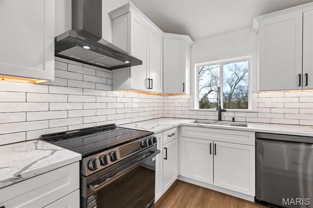 108 Maple Lane, Ballwin, MO 63011