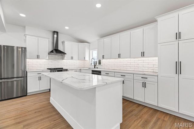 108 Maple Lane, Ballwin, MO 63011