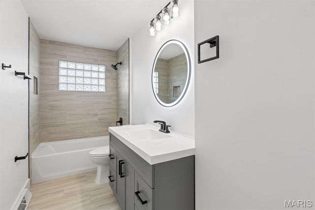 108 Maple Lane, Ballwin, MO 63011