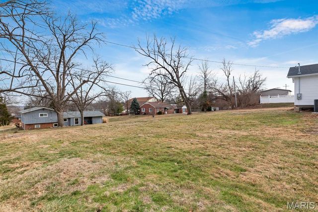 108 Maple Lane, Ballwin, MO 63011