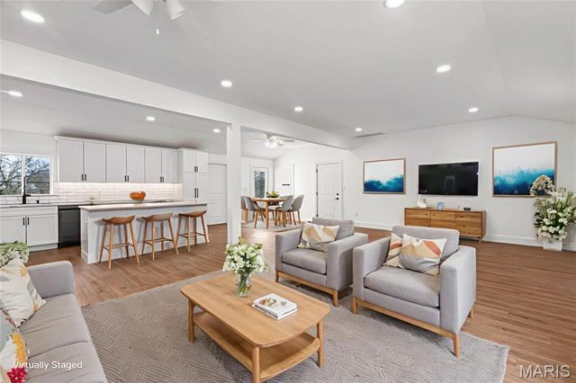 108 Maple Lane, Ballwin, MO 63011