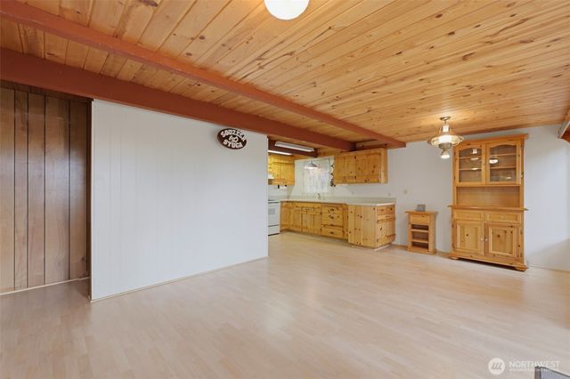 720 E Creekside Drive, Belfair, WA 98528