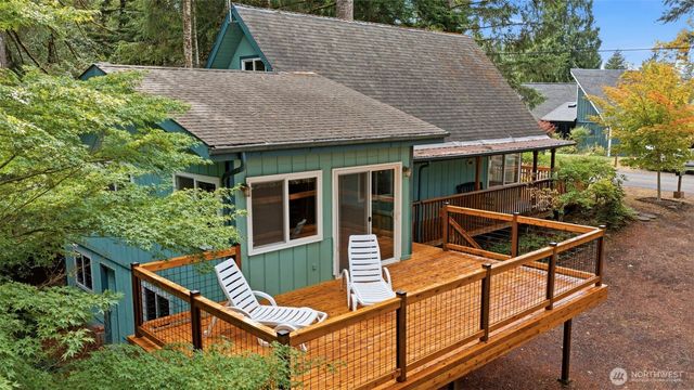 720 E Creekside Drive, Belfair, WA 98528