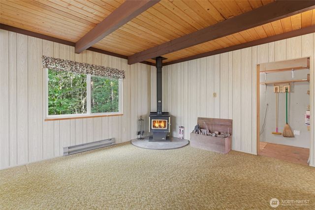 720 E Creekside Drive, Belfair, WA 98528