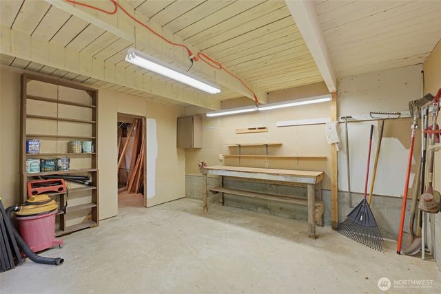 720 E Creekside Drive, Belfair, WA 98528