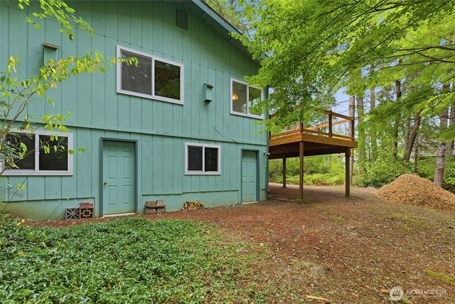 720 E Creekside Drive, Belfair, WA 98528