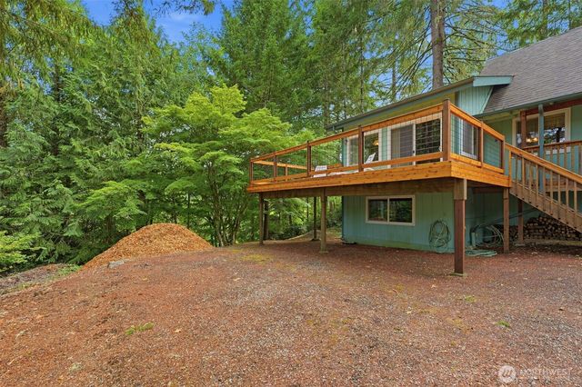 720 E Creekside Drive, Belfair, WA 98528