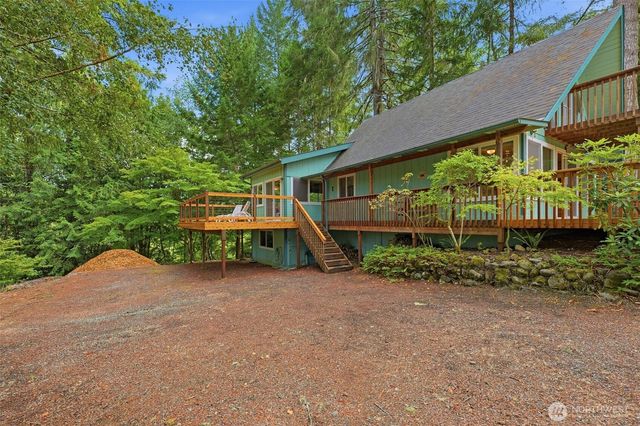 720 E Creekside Drive, Belfair, WA 98528