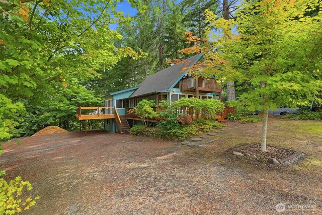 720 E Creekside Drive, Belfair, WA 98528