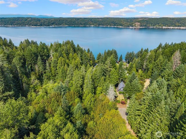 720 E Creekside Drive, Belfair, WA 98528