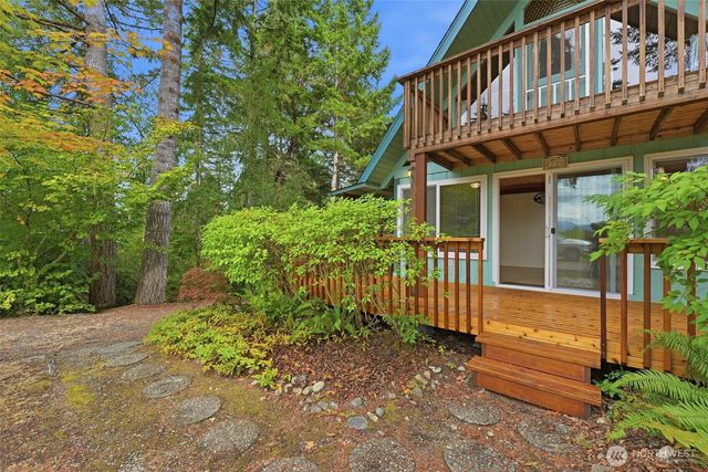 720 E Creekside Drive, Belfair, WA 98528