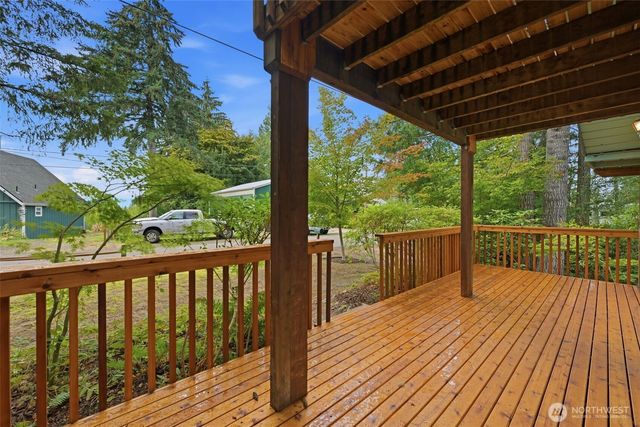 720 E Creekside Drive, Belfair, WA 98528