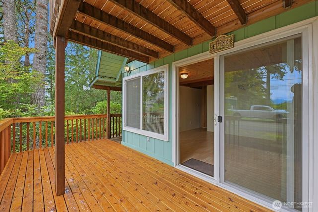 720 E Creekside Drive, Belfair, WA 98528