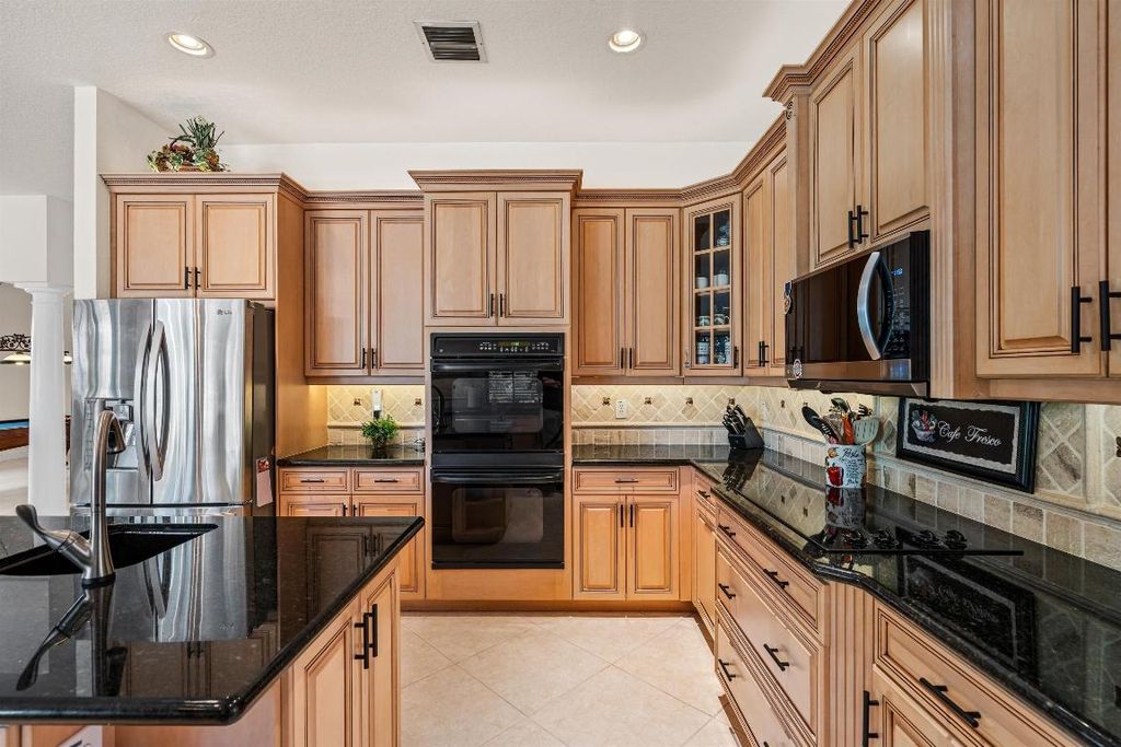 Image 11 of property listing at 19270 Skyridge Circle, Boca Raton, FL 33498