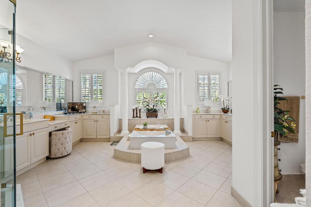 Image 23 of property listing at 19270 Skyridge Circle, Boca Raton, FL 33498