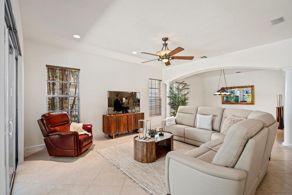 Image 6 of property listing at 19270 Skyridge Circle, Boca Raton, FL 33498