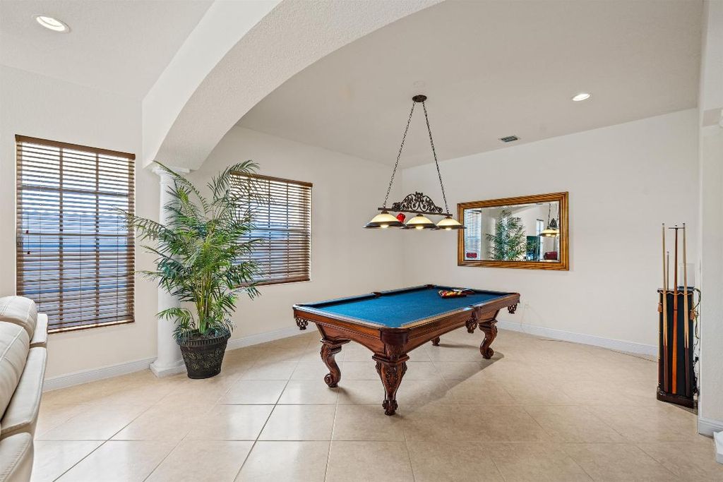 Image 8 of property listing at 19270 Skyridge Circle, Boca Raton, FL 33498