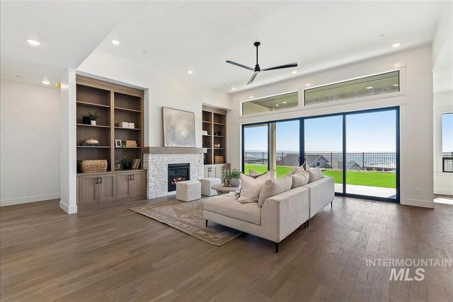 6524 W Largo Dr, Eagle, ID 83616