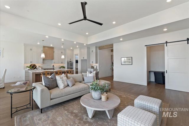 6524 W Largo Dr, Eagle, ID 83616