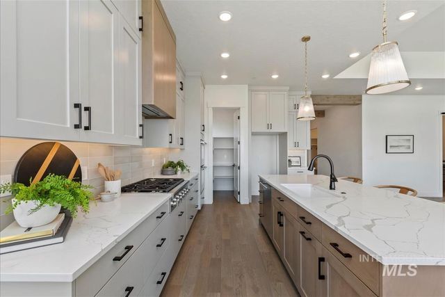 6524 W Largo Dr, Eagle, ID 83616