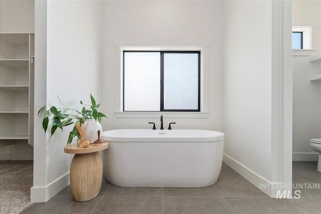 6524 W Largo Dr, Eagle, ID 83616