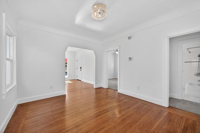 1017 Yale St, Sacramento, CA 95818