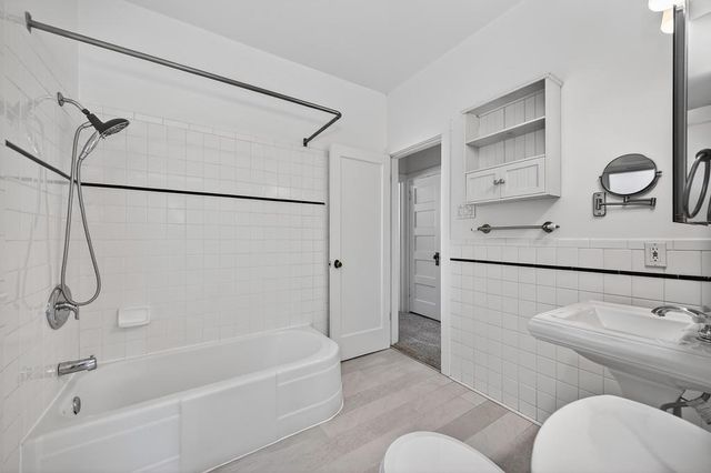 1017 Yale St, Sacramento, CA 95818