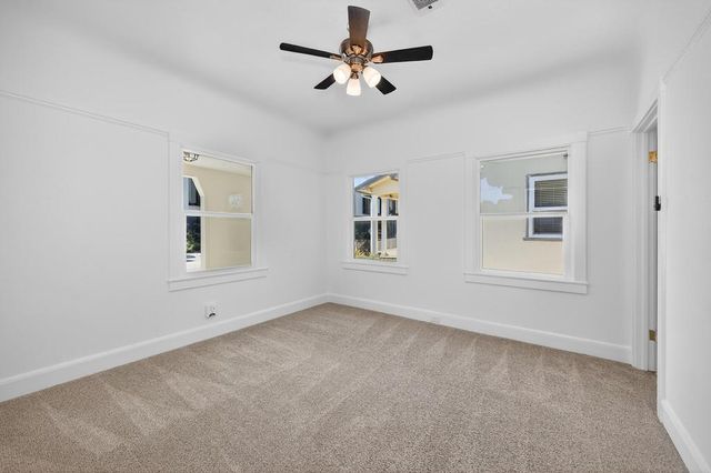 1017 Yale St, Sacramento, CA 95818