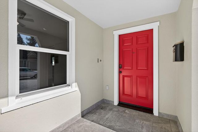 1017 Yale St, Sacramento, CA 95818