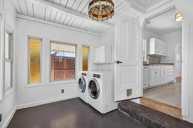 1017 Yale St, Sacramento, CA 95818