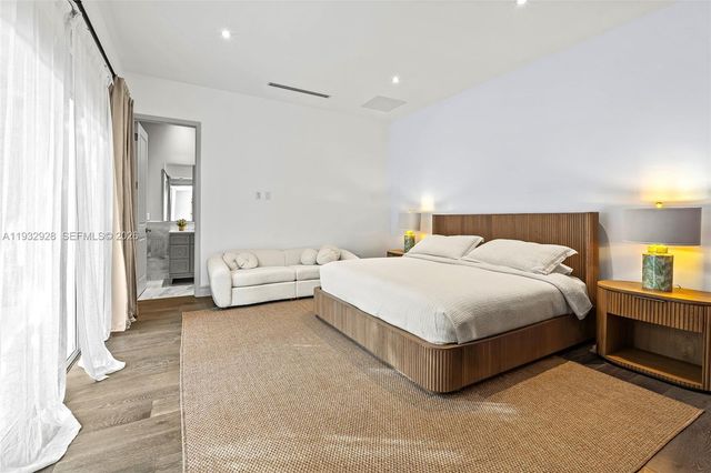 680 Buttonwood Ln, Miami, FL 33137