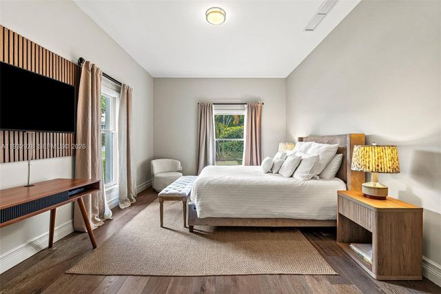 680 Buttonwood Ln, Miami, FL 33137