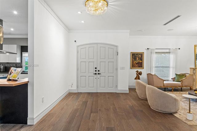 680 Buttonwood Ln, Miami, FL 33137