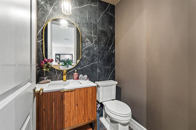 680 Buttonwood Ln, Miami, FL 33137